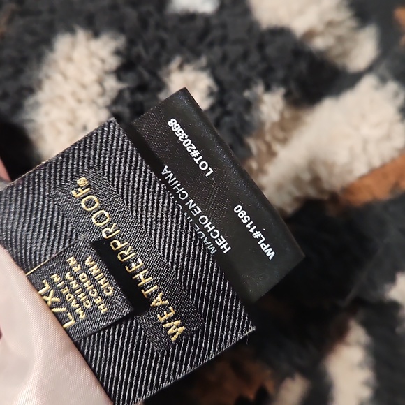 Reversable Sherpa Cozy Jacket - Picture 3 of 5